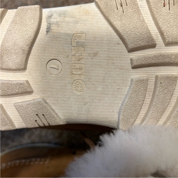 Lamo Moccasin Suede Boots - Picture 5 of 5